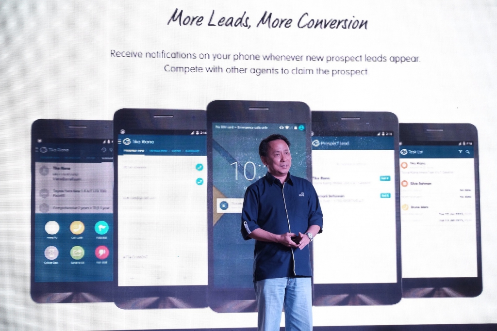 Santosa, CEO Asuransi Astra, saat melakukan peluncuran website gomitra.com (2)